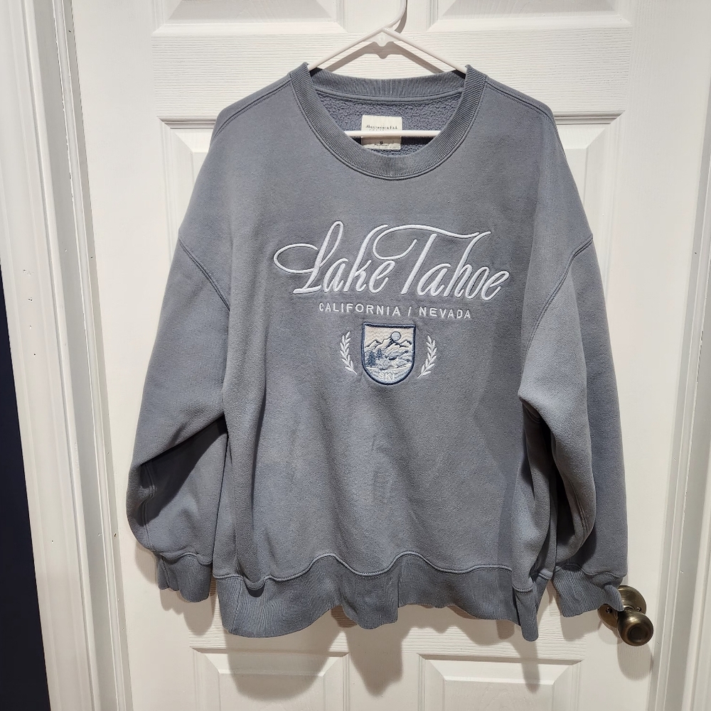 Abercrombie & Fitch Lake Tahoe Gray Crewneck Sweatshirt